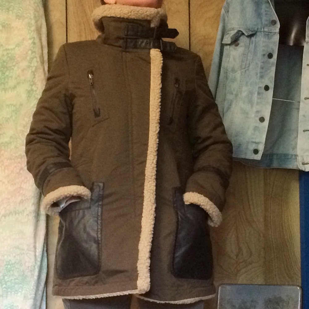 Pilot style winter coat with teddy lining